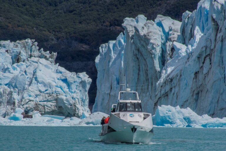 Témpano flotando en el Lago Argentino